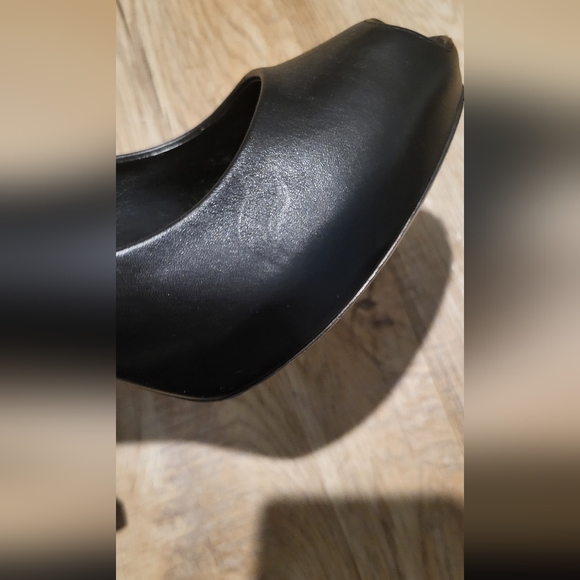 Luis vuitton size 7 black lock pump open toe - Picture 16 of 16